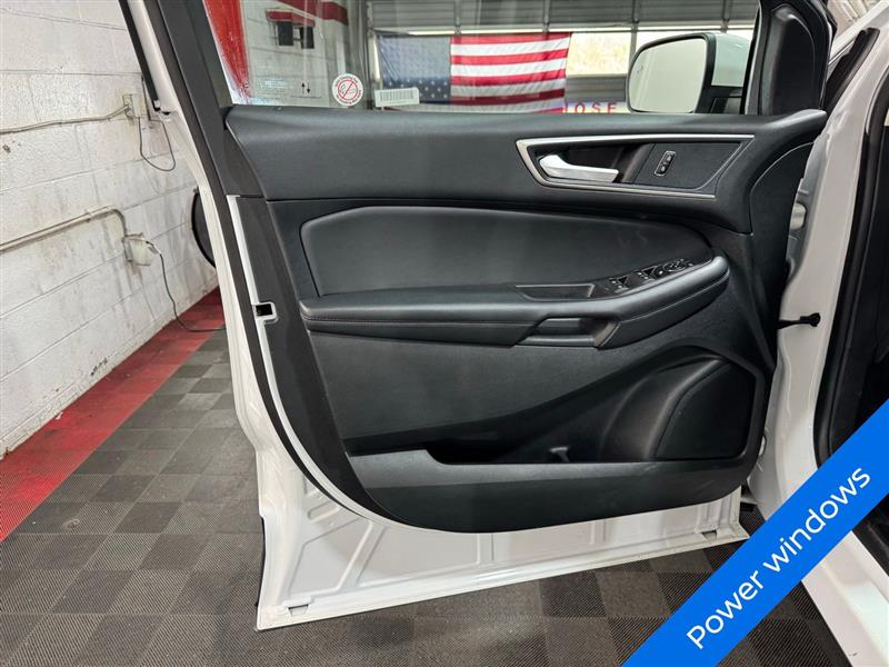 2024 Ford Edge SEL photo 8