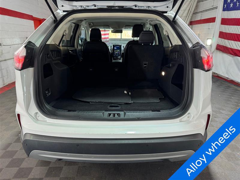 2024 Ford Edge SEL photo 14