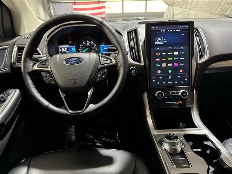 2024 Ford Edge SEL photo 16