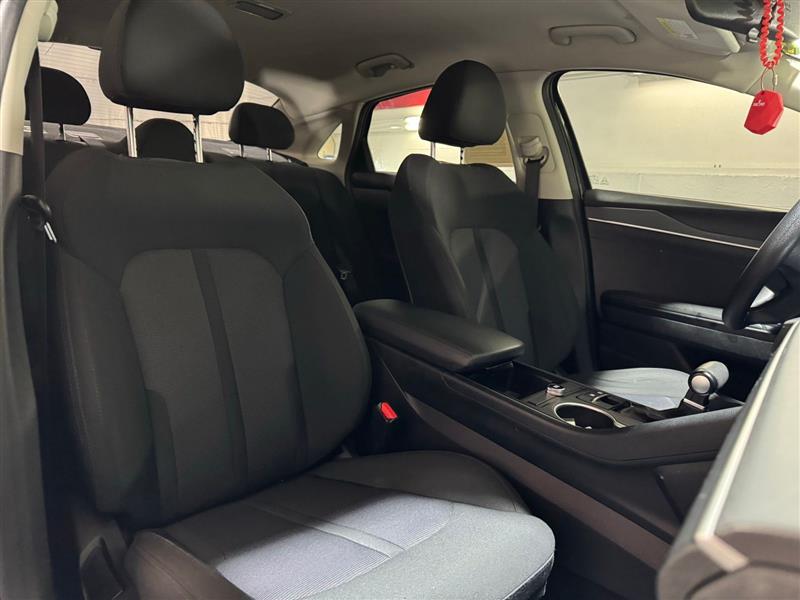 2021 Kia K5 LXS photo 21