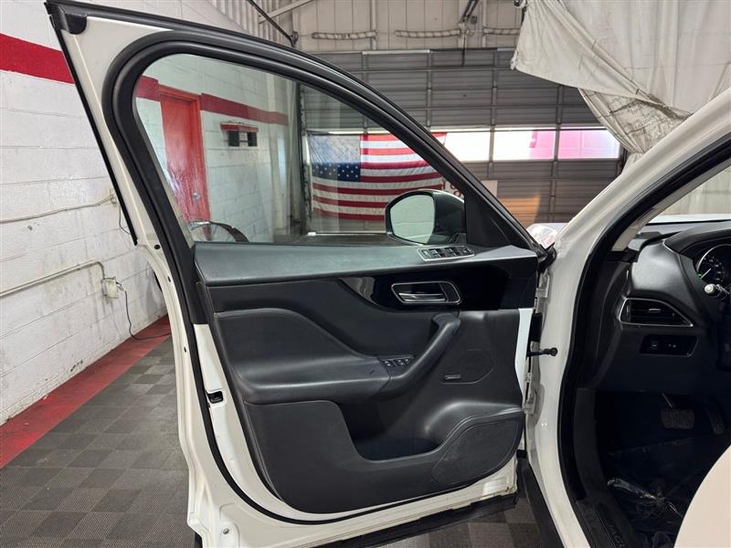 Jaguar F-Pace 25t Premium 2018