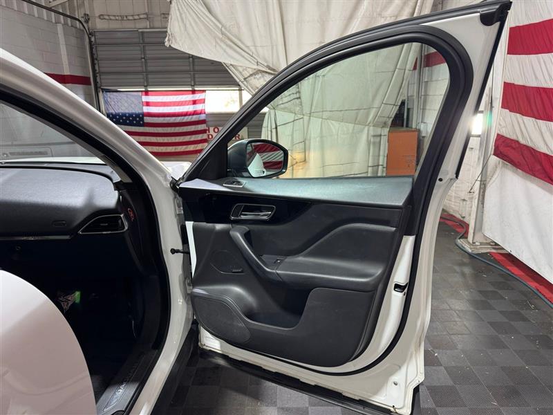 Jaguar F-Pace 25t Premium 2018