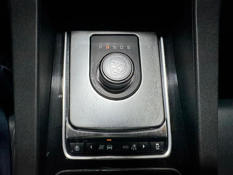 Jaguar F-Pace 25t Premium 2018