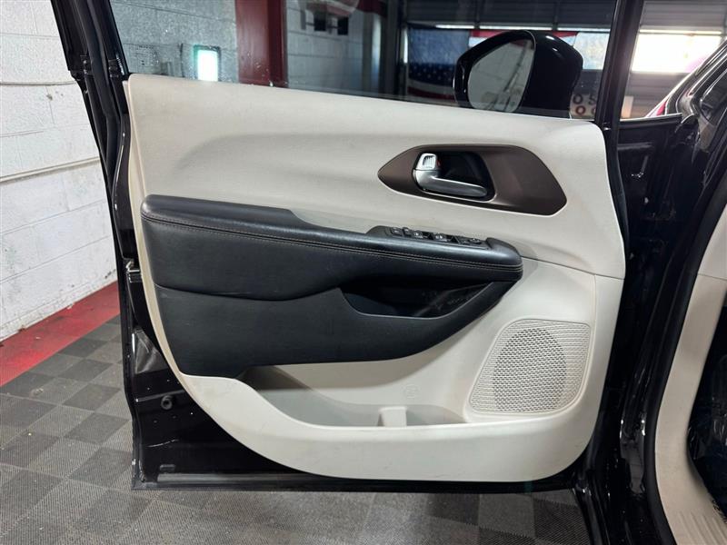 Chrysler Pacifica Touring-L 2017