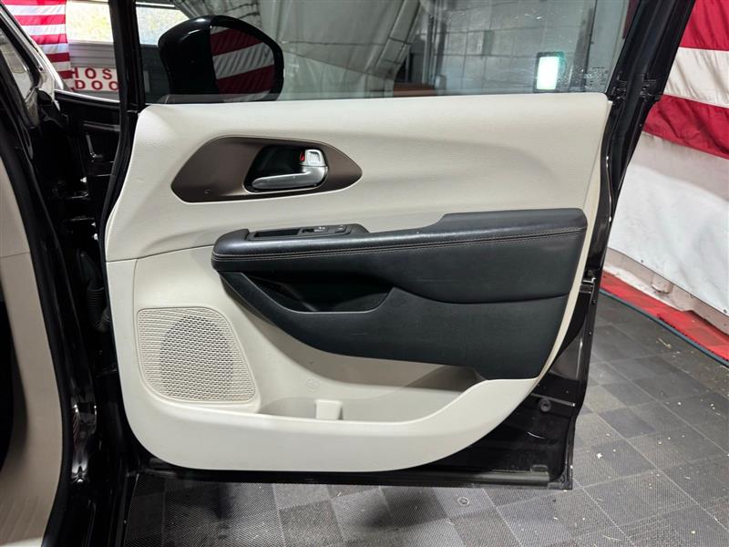 Chrysler Pacifica Touring-L 2017