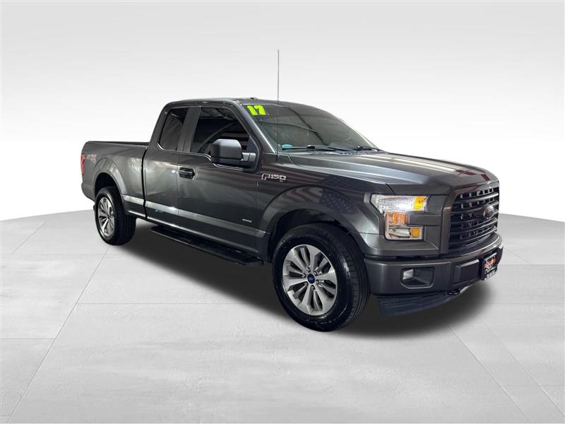 Ford F-150 XL SuperCab 8-ft. Bed 4WD 2017 Ford F-150 XL SuperCab 8-ft. Bed 4WD 2017