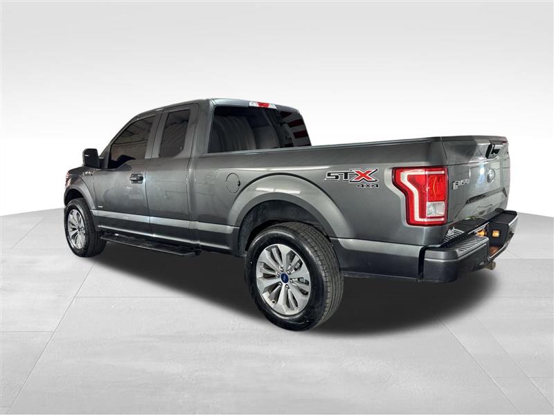 Ford F-150 XL SuperCab 8-ft. Bed 4WD 2017 Ford F-150 XL SuperCab 8-ft. Bed 4WD 2017