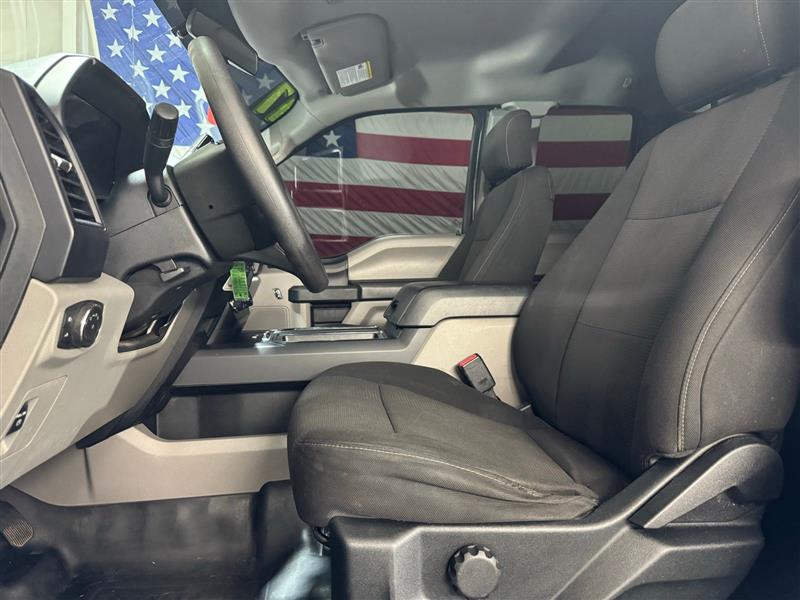Ford F-150 XL SuperCab 8-ft. Bed 4WD 2017 Ford F-150 XL SuperCab 8-ft. Bed 4WD 2017