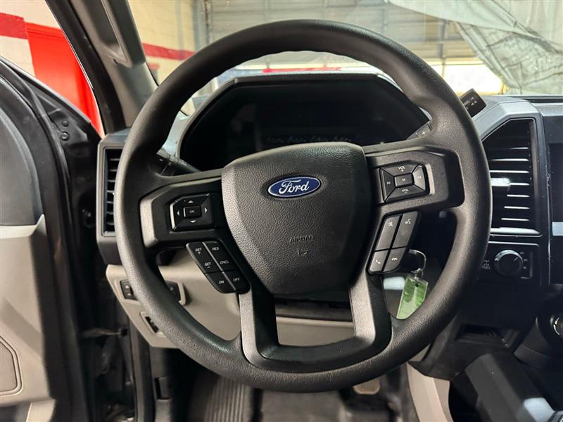 Ford F-150 XL SuperCab 8-ft. Bed 4WD 2017 Ford F-150 XL SuperCab 8-ft. Bed 4WD 2017