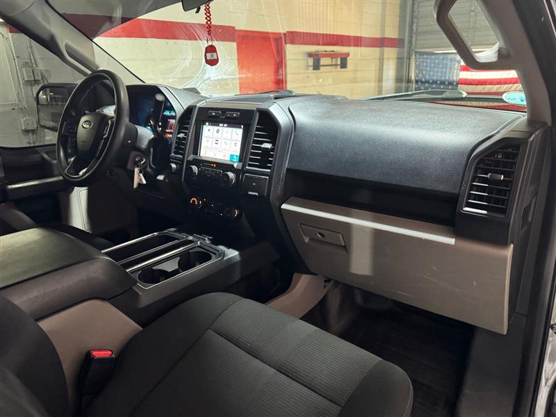 Ford F-150 XL SuperCab 8-ft. Bed 4WD 2017 Ford F-150 XL SuperCab 8-ft. Bed 4WD 2017