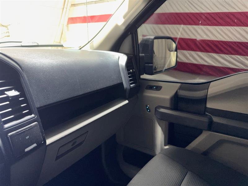 Ford F-150 XL SuperCab 8-ft. Bed 4WD 2017 Ford F-150 XL SuperCab 8-ft. Bed 4WD 2017