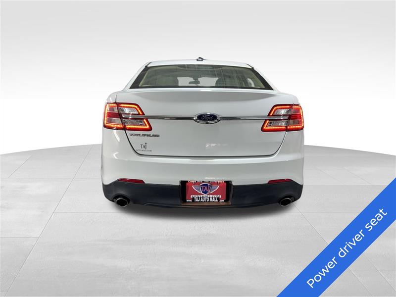 Ford Taurus SE FWD 2015