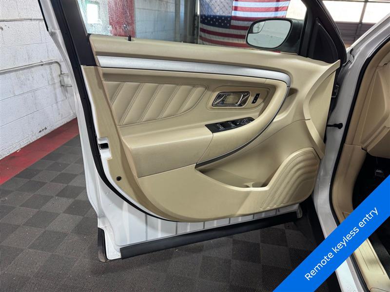 Ford Taurus SE FWD 2015