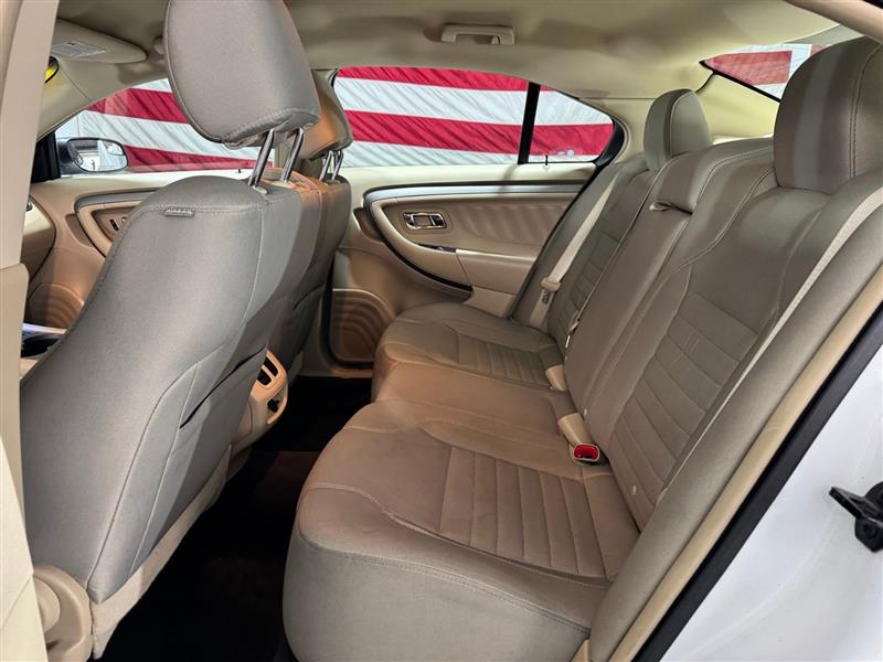 Ford Taurus SE FWD 2015