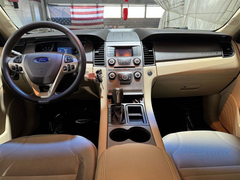 Ford Taurus SE FWD 2015
