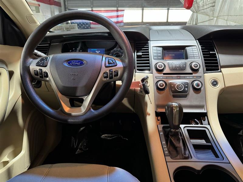 Ford Taurus SE FWD 2015