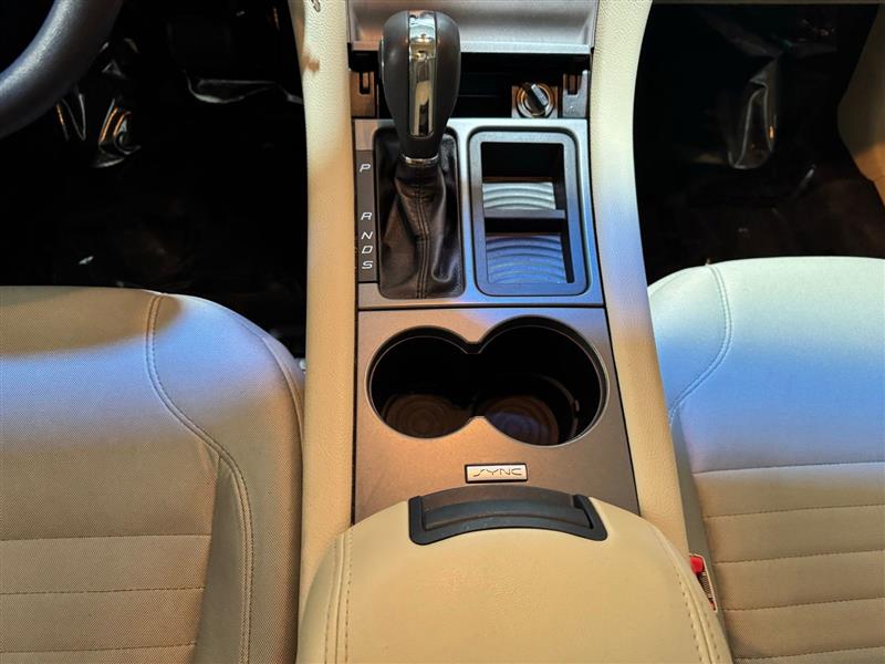 Ford Taurus SE FWD 2015