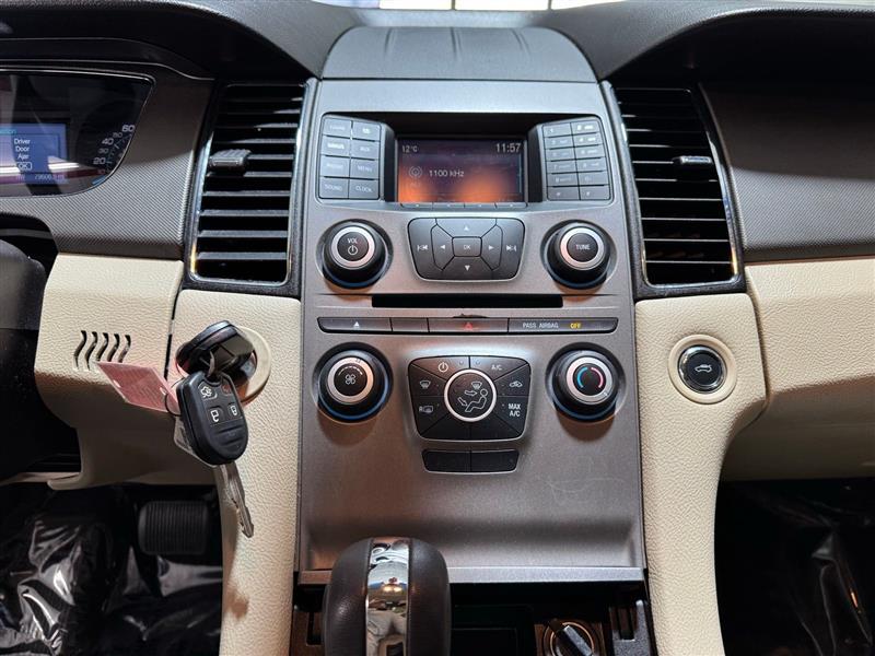 Ford Taurus SE FWD 2015