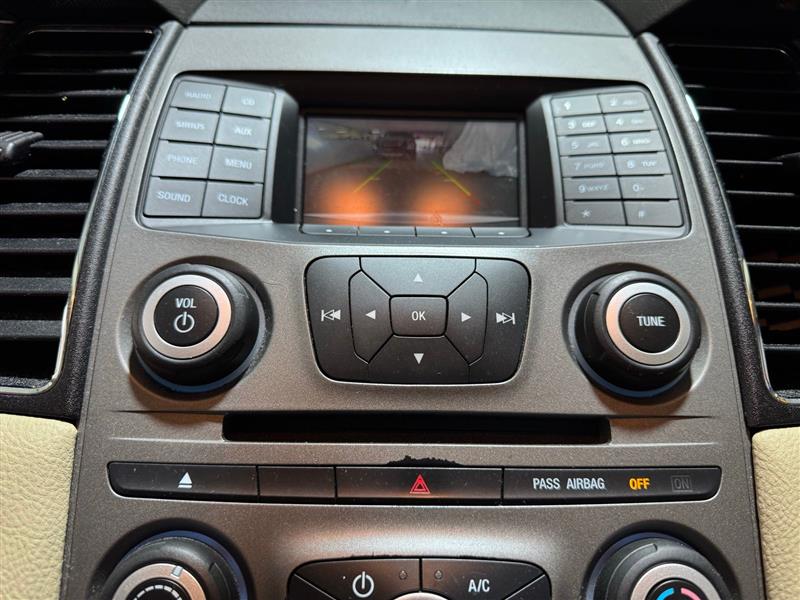 Ford Taurus SE FWD 2015