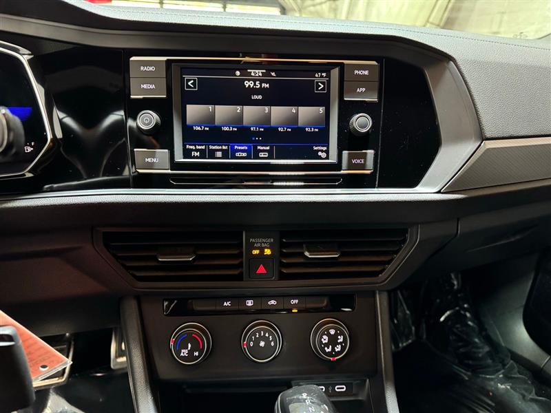 Volkswagen Jetta Sport 2023