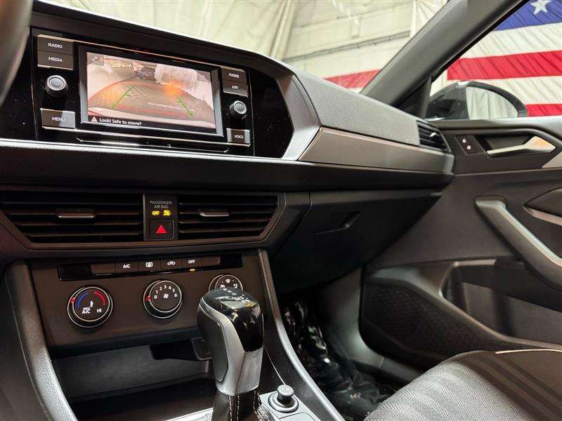 Volkswagen Jetta Sport 2023