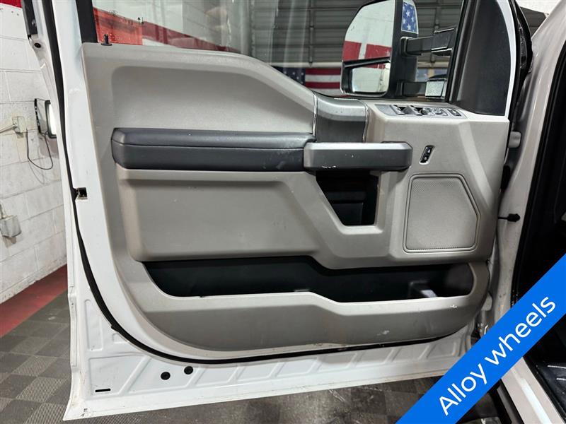 Ford F-250 SD XLT Crew Cab 4WD 2020