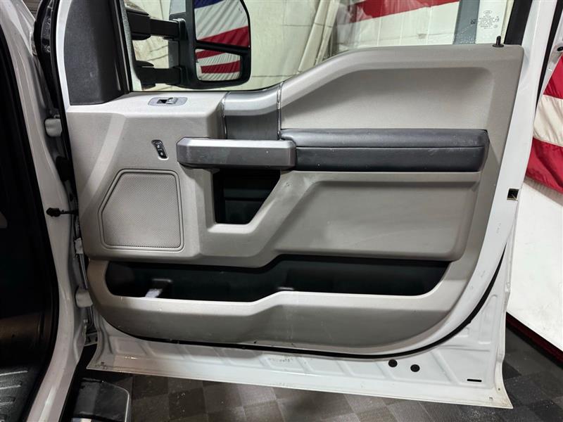 Ford F-250 SD XLT Crew Cab 4WD 2020