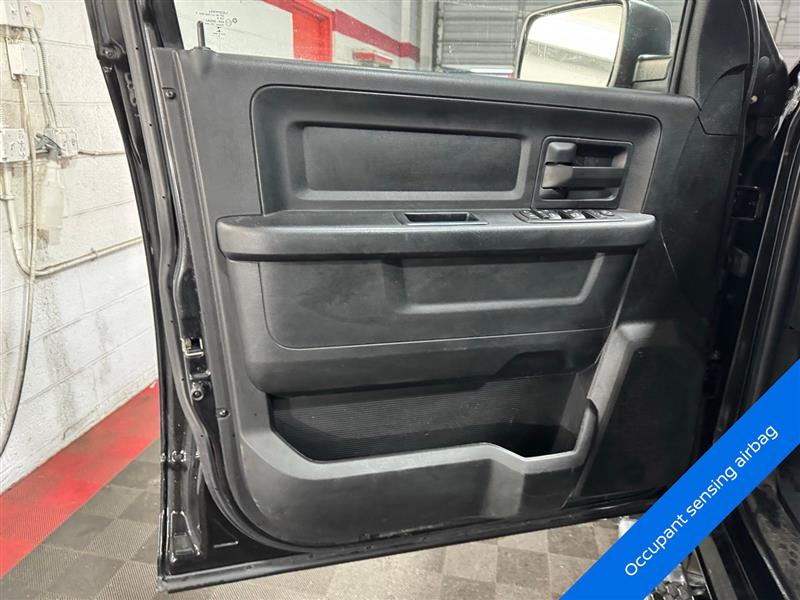 RAM 1500 Tradesman Crew Cab SWB 4WD 2017