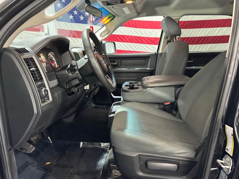 RAM 1500 Tradesman Crew Cab SWB 4WD 2017