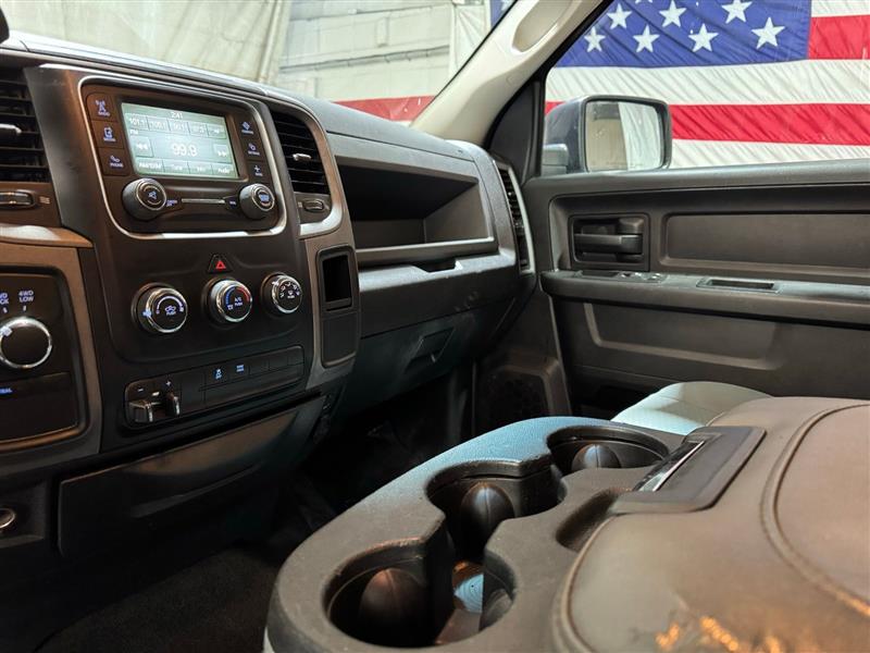 RAM 1500 Tradesman Crew Cab SWB 4WD 2017