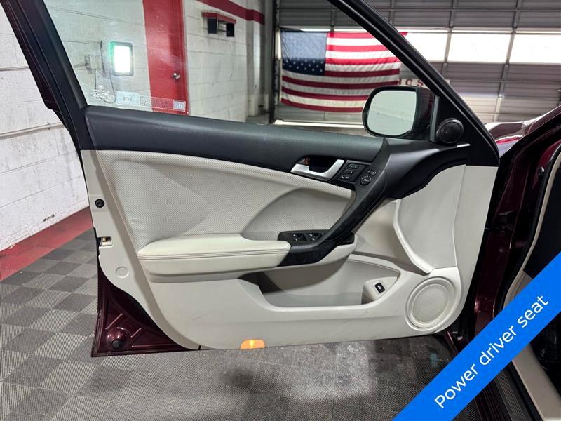 Acura TSX 5-Speed AT with Tech Package 2011
