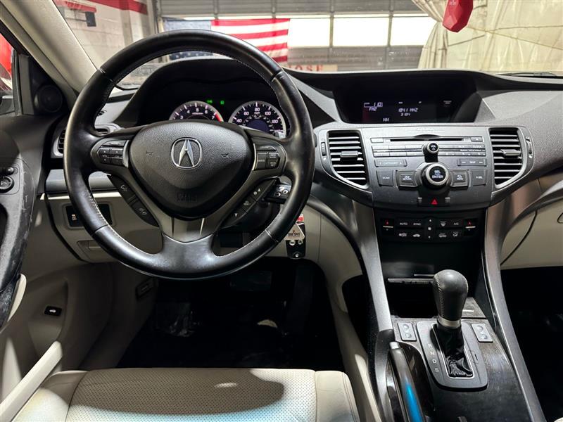 Acura TSX 5-Speed AT with Tech Package 2011