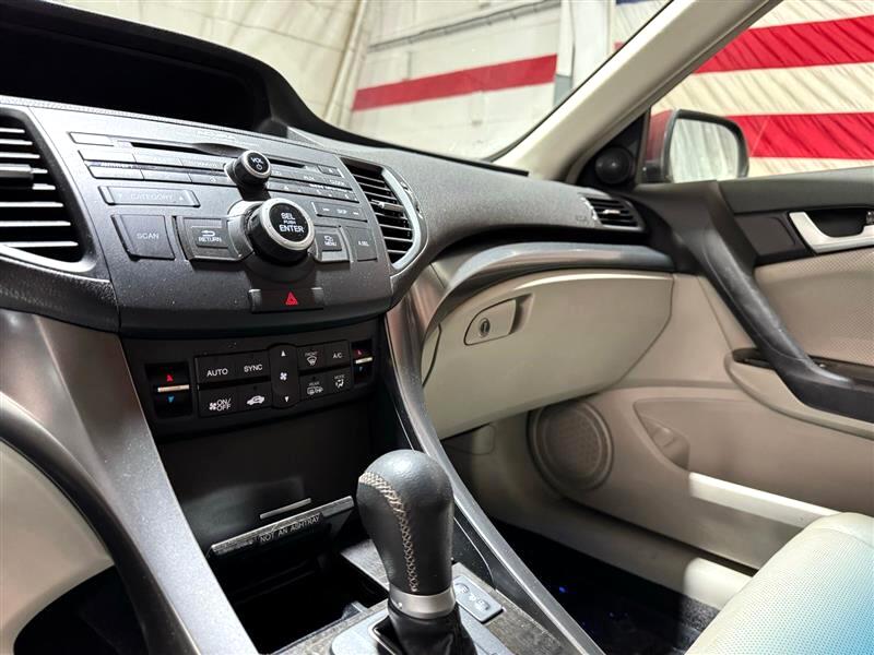 Acura TSX 5-Speed AT with Tech Package 2011