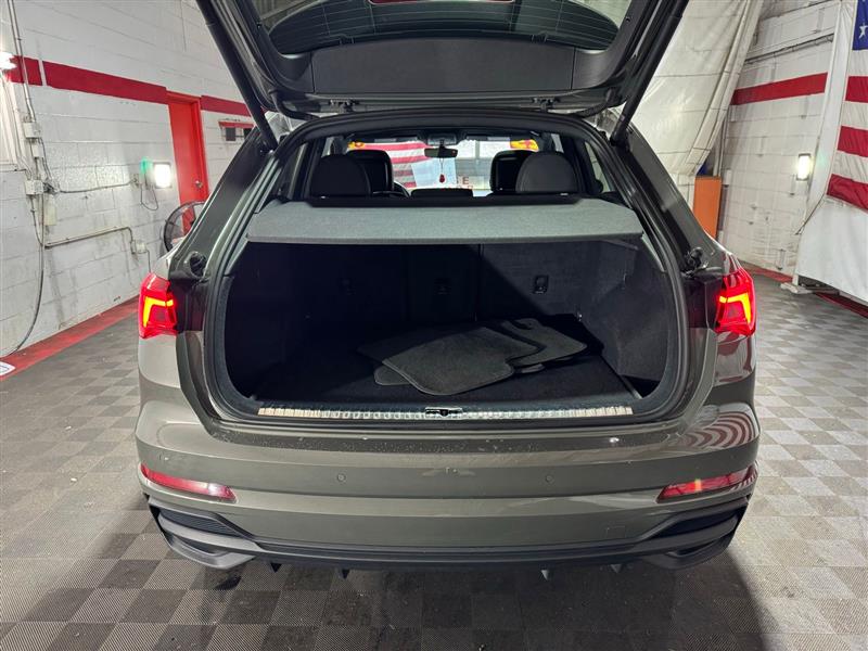 Audi Q3 S line Premium quattro 2023