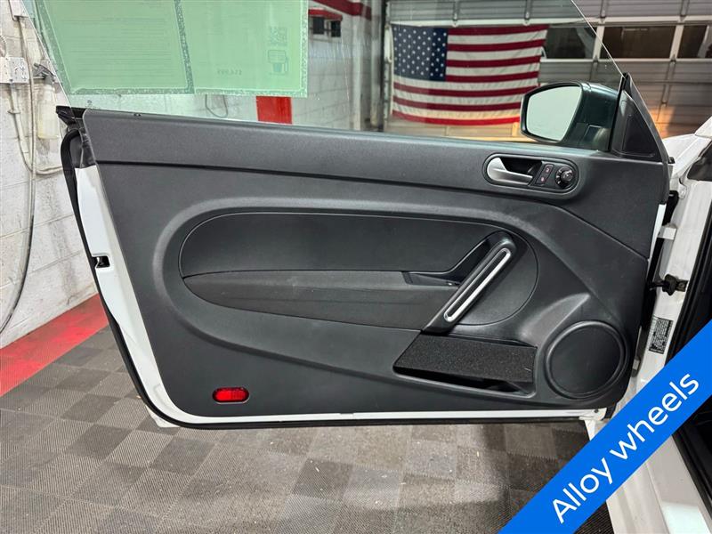 Volkswagen Beetle 1.8T Classic 2015