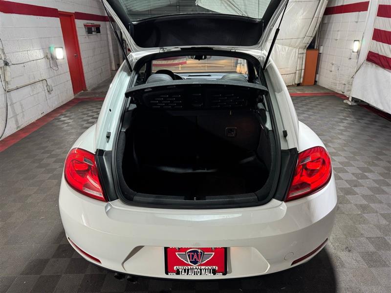 Volkswagen Beetle 1.8T Classic 2015