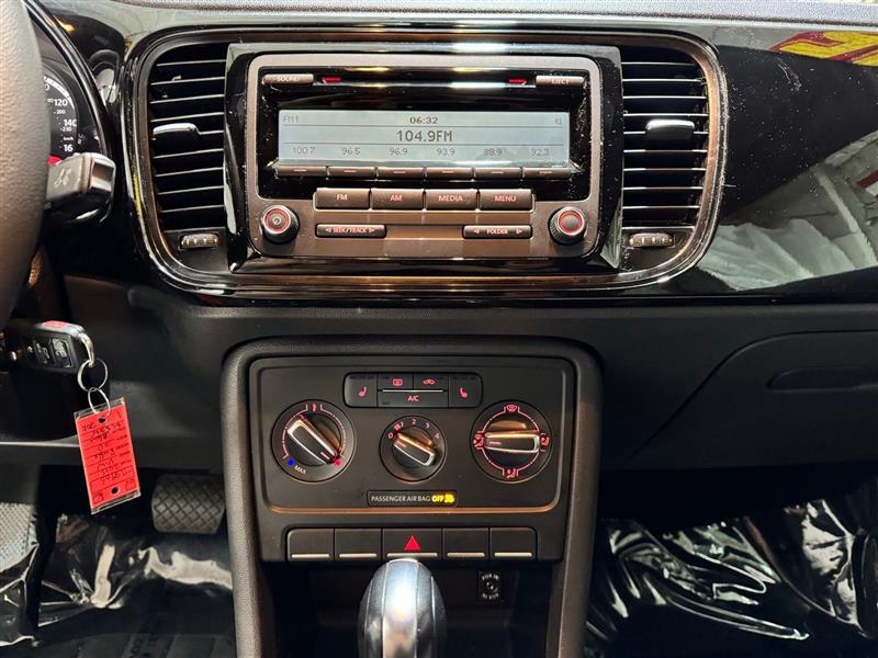 Volkswagen Beetle 1.8T Classic 2015