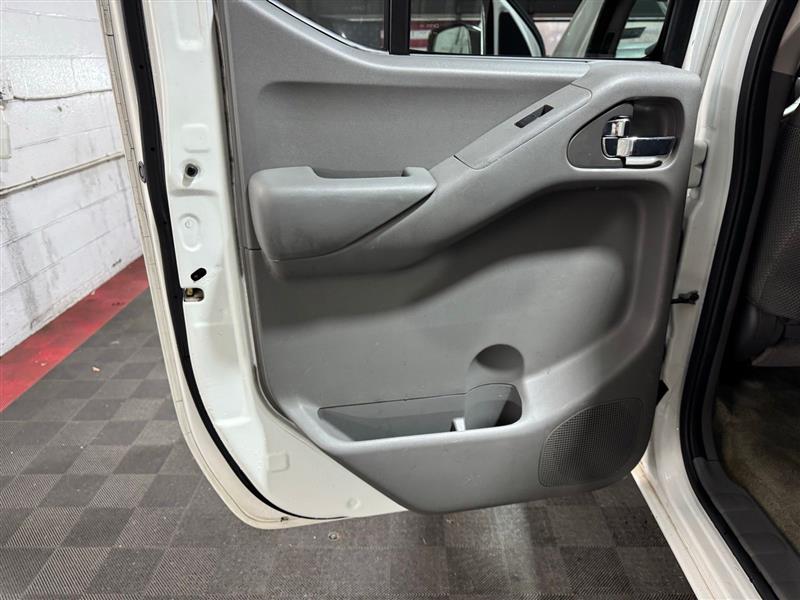 Nissan Frontier SL Crew Cab 5AT 4WD 2017