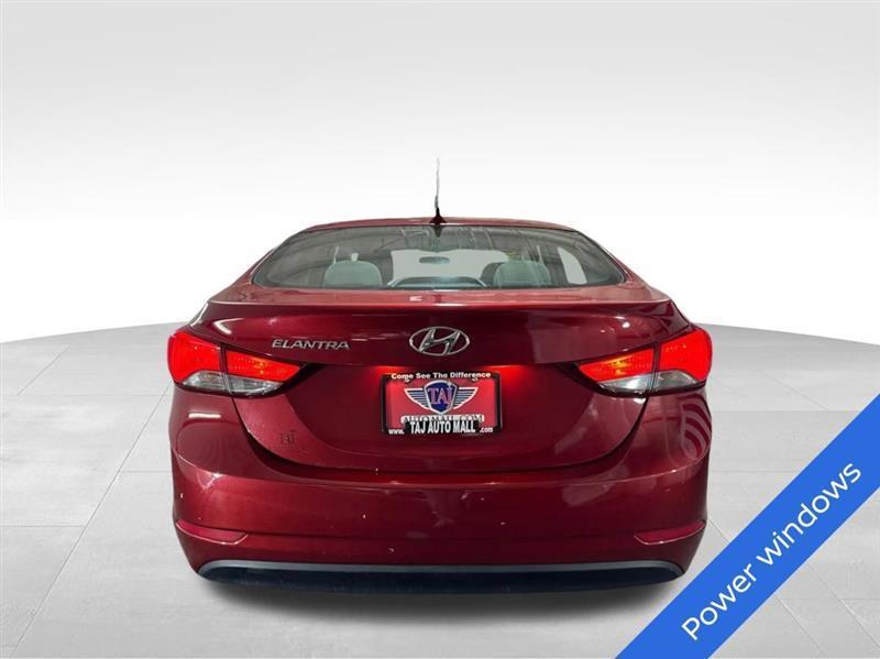 Hyundai Elantra SE 6AT 2015