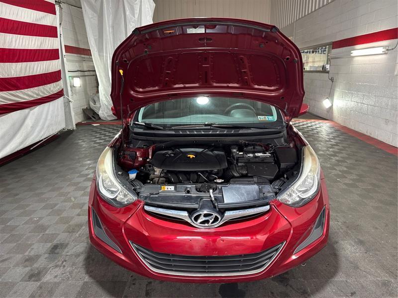 Hyundai Elantra SE 6AT 2015