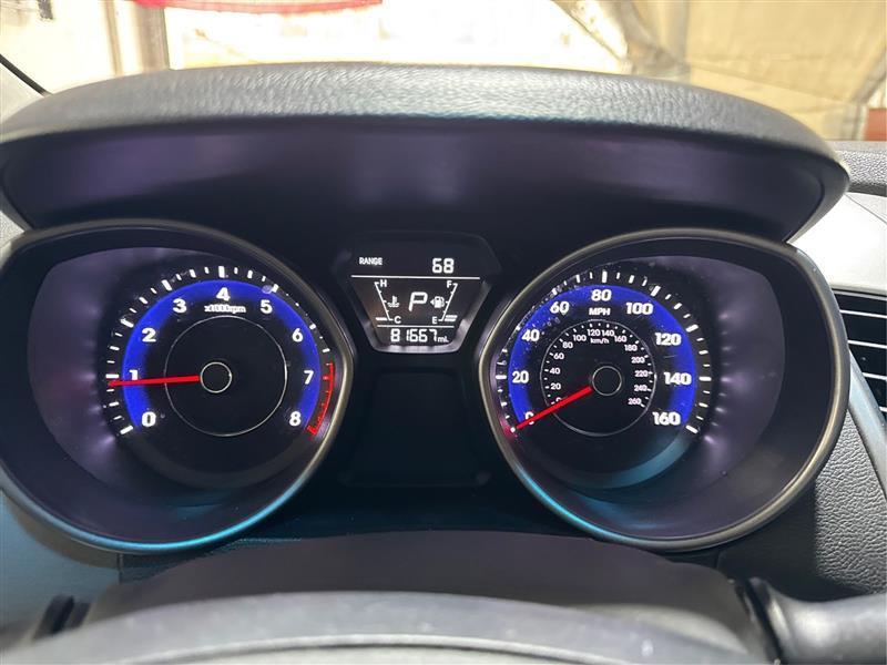 Hyundai Elantra SE 6AT 2015