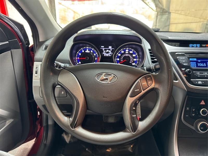 Hyundai Elantra SE 6AT 2015