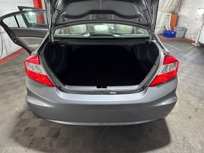 Honda Civic LX Sedan 5-Speed AT 2012