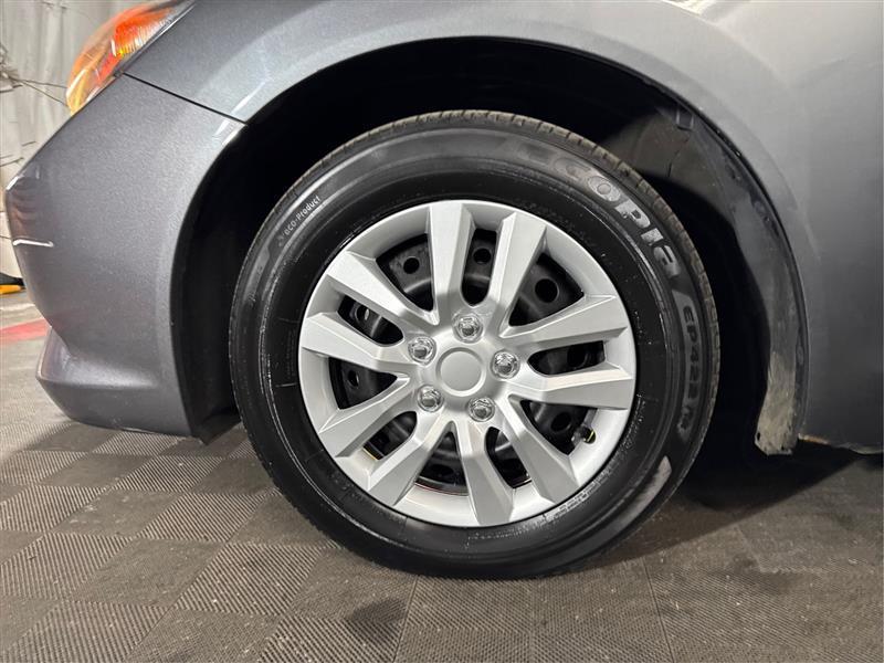 Honda Civic LX Sedan 5-Speed AT 2012