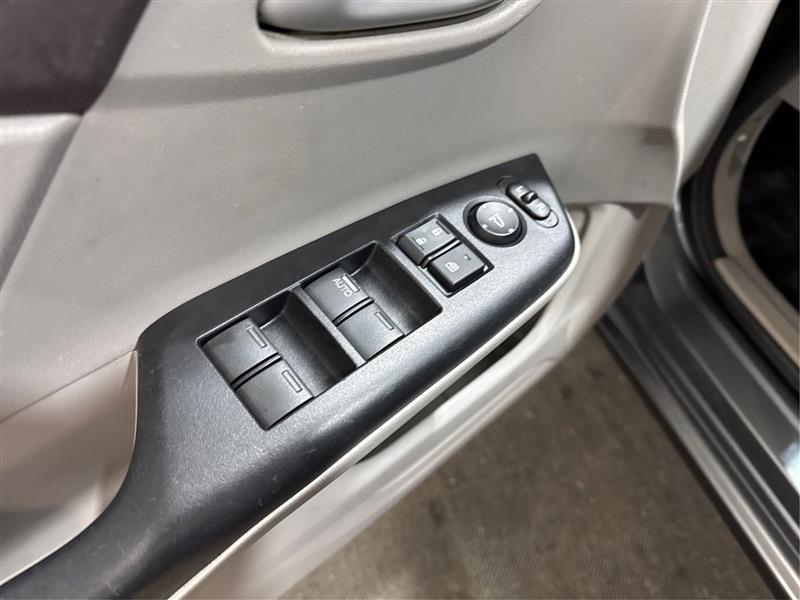 Honda Civic LX Sedan 5-Speed AT 2012