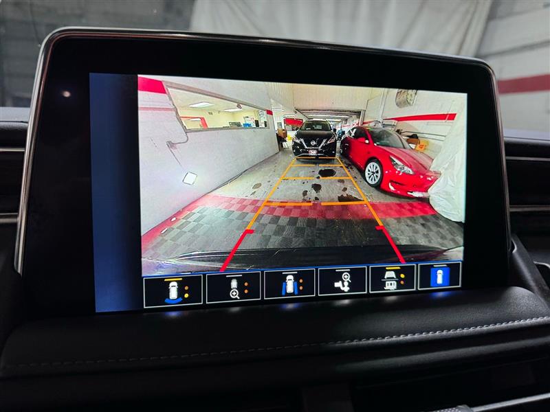 Chevrolet Suburban LT 4WD 2023