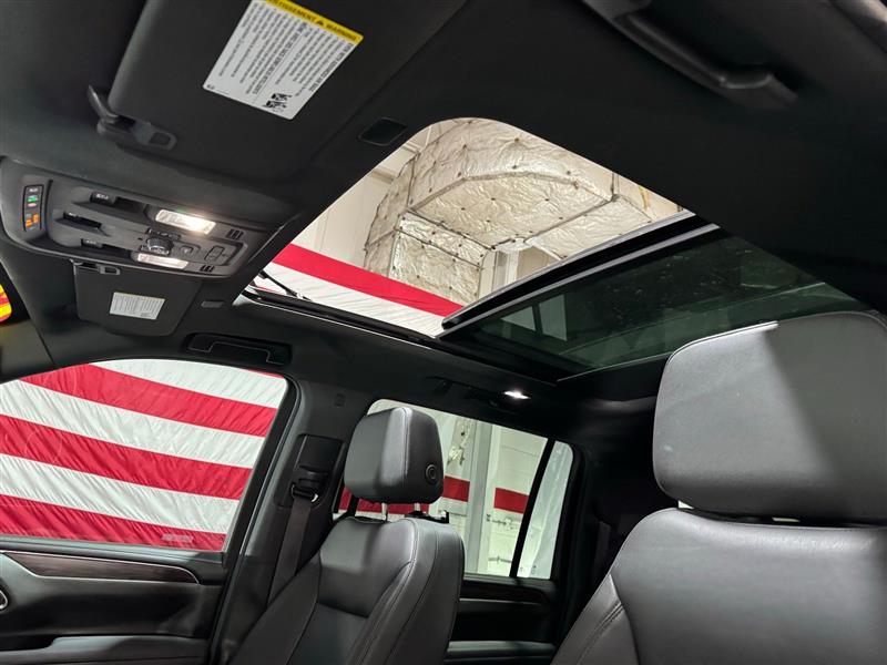 Chevrolet Suburban LT 4WD 2023