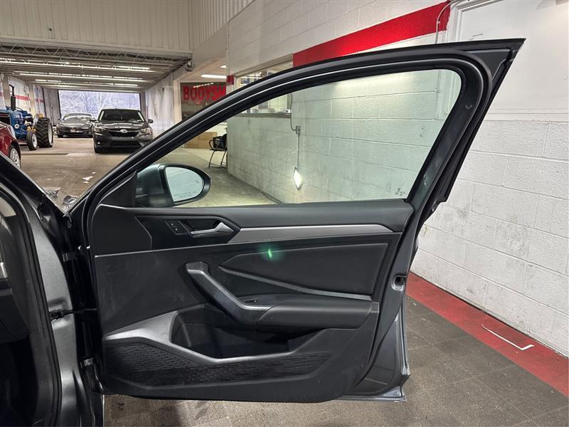 Volkswagen Jetta 1.4T S 8A 2019