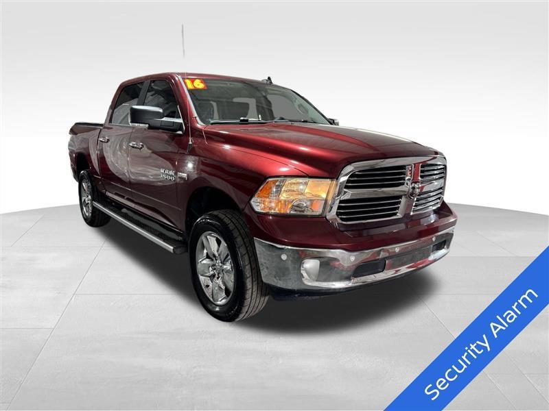 RAM 1500 SLT Crew Cab SWB 4WD 2016