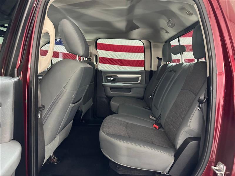 RAM 1500 SLT Crew Cab SWB 4WD 2016